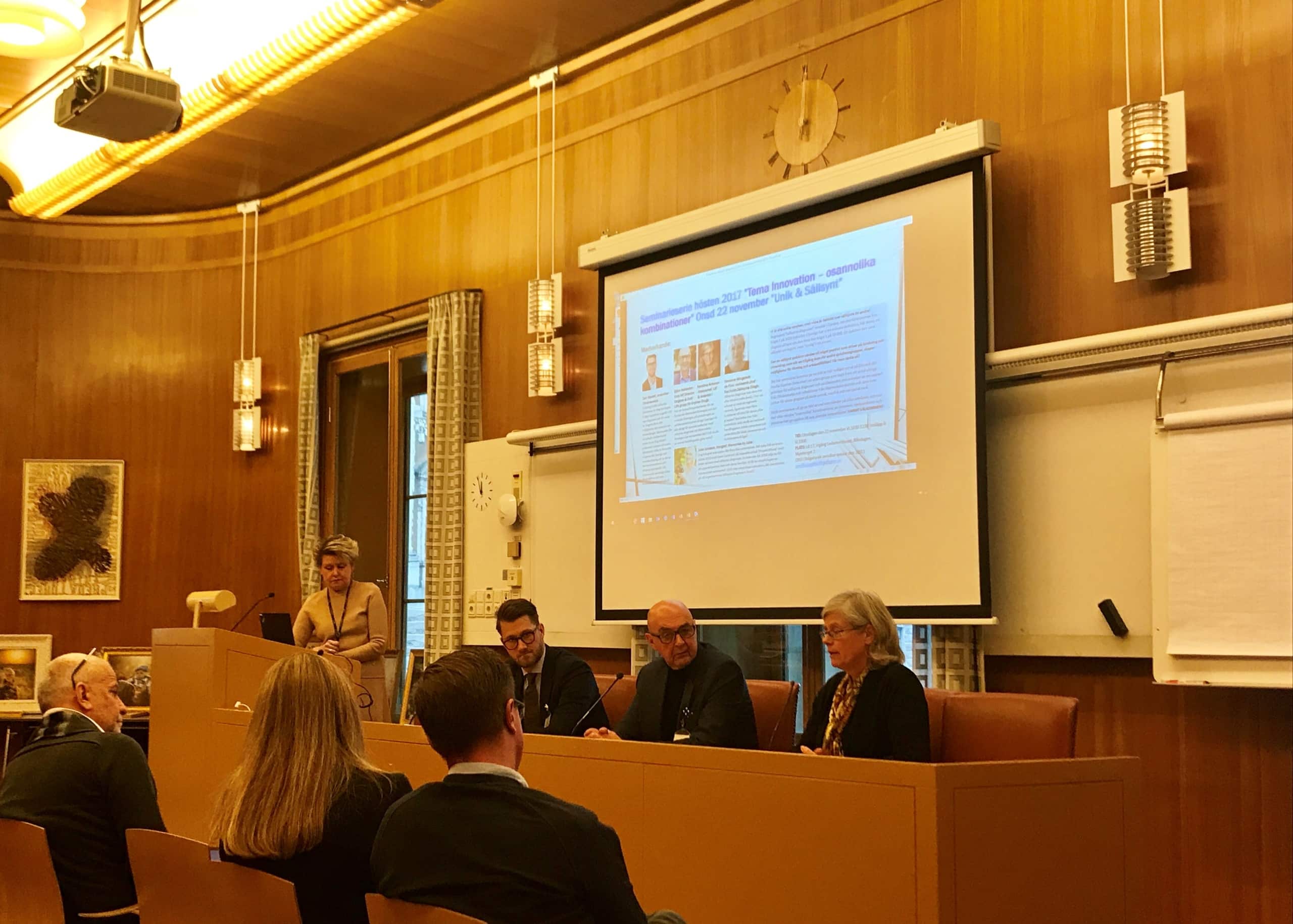 Penilla Gunther leder diskussion med Carl Wadell, Björn Hellström och Karolina Antonov