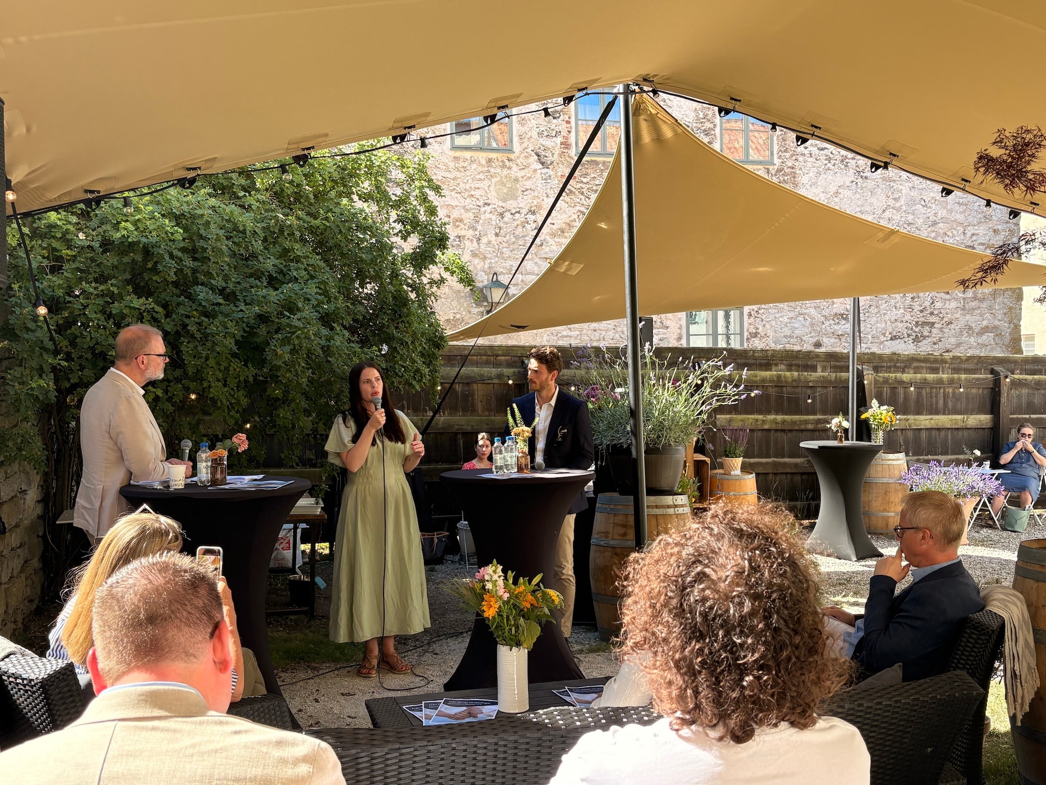"Från löften till lösningar" – Seminarium i Almedalen om vägen till stärkt tillgång till särläkemedel "Från löften till lösningar" – Seminarium i Almedalen om vägen till stärkt tillgång till särläkemedel